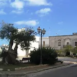 Lu Rusciu De Lu Vientu Villa *